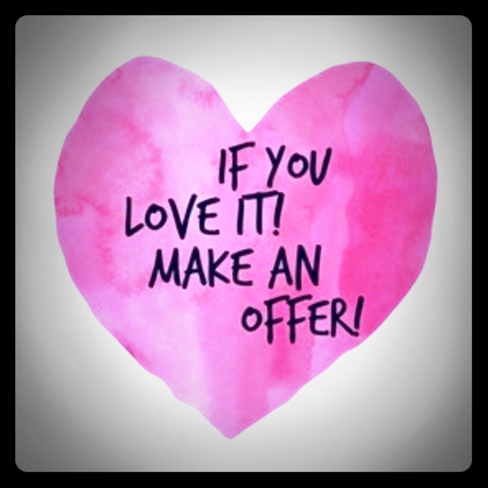 Please Read⬇️ Sizes XS-Plus-X5 No Tax On Clothing In My State Of Rhode Island.